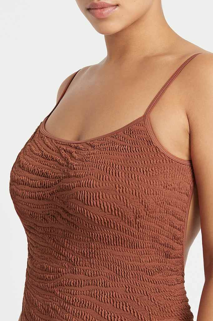 Low Palace One Piece