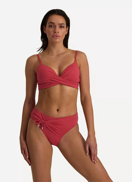 BEACHLIFE Cardinal Red D twist bikini top